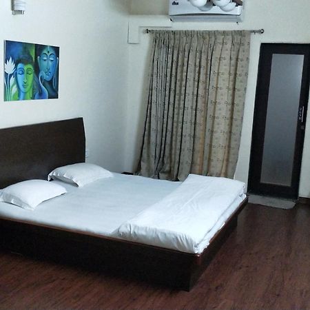 Apple Tree Apartments Koregaon Park Pune Esterno foto