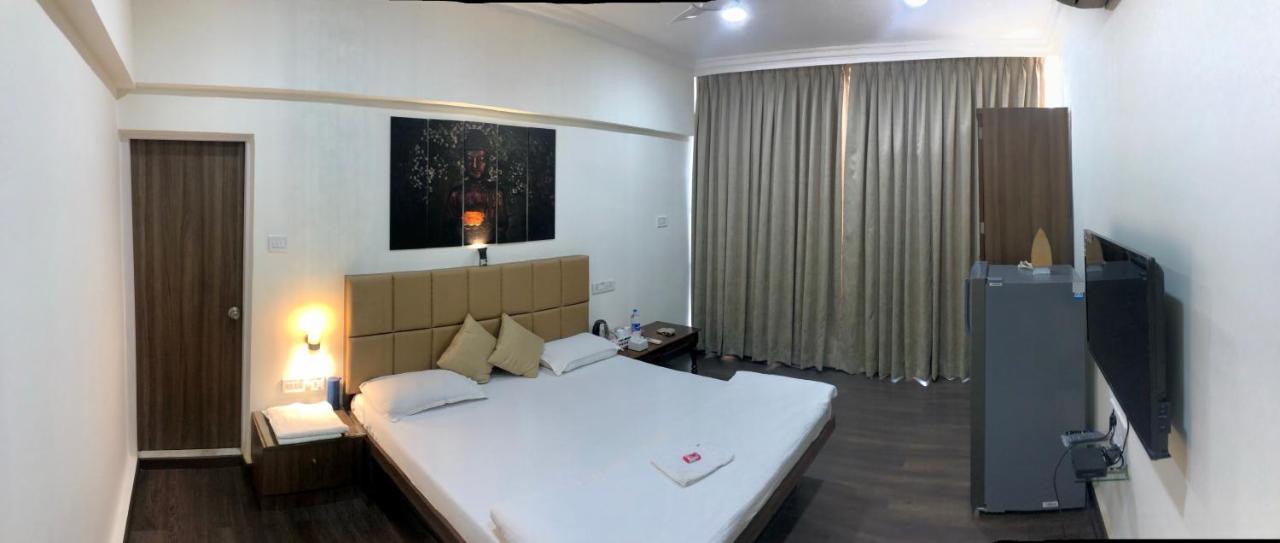 Apple Tree Apartments Koregaon Park Pune Esterno foto