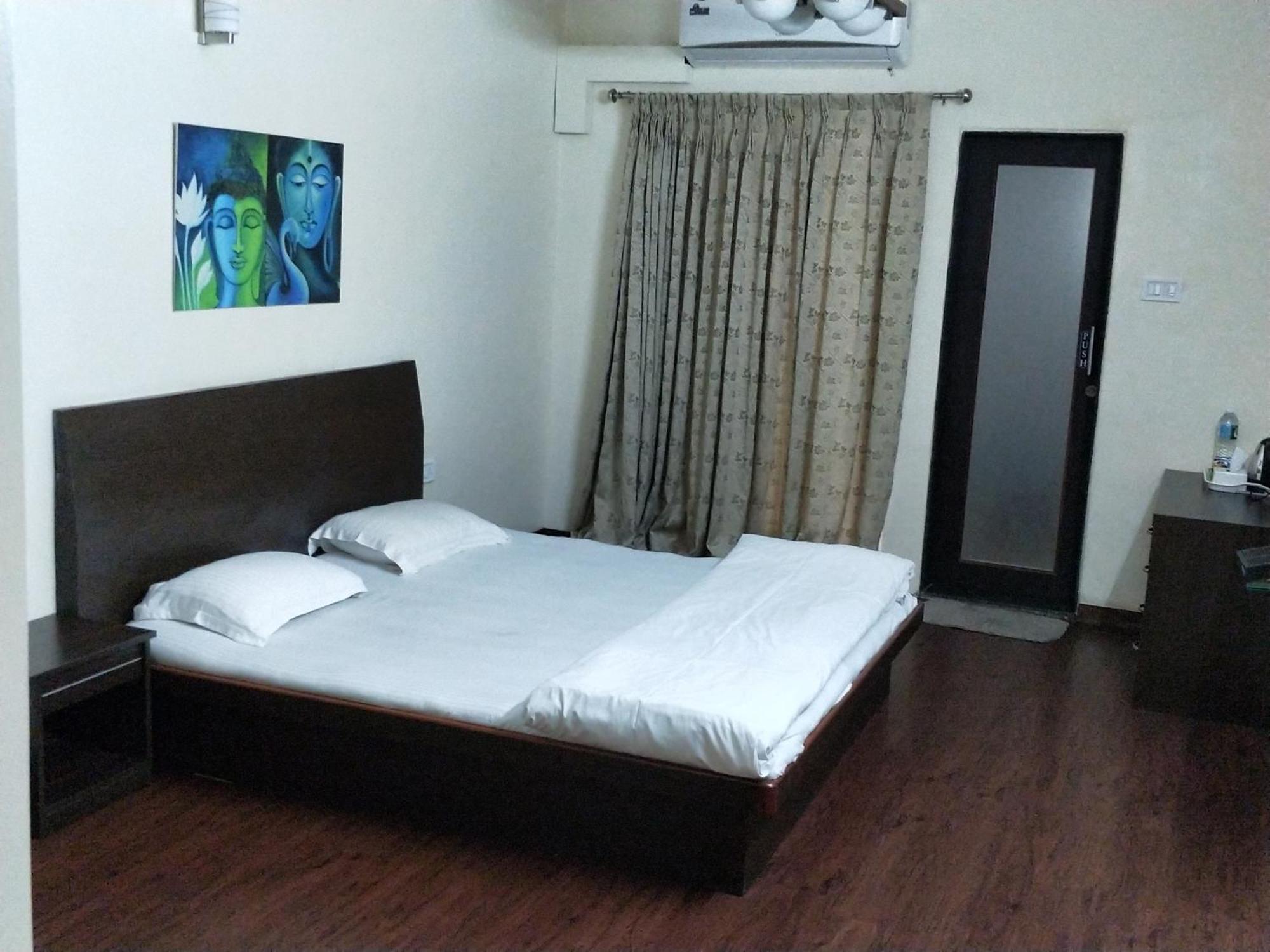 Apple Tree Apartments Koregaon Park Pune Esterno foto